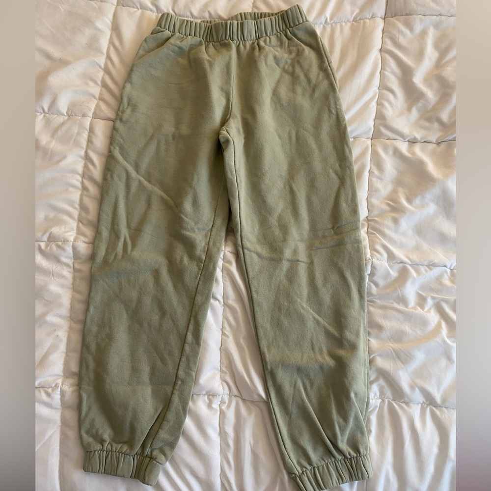 Brandy Melville - Green Rosa Sweatpants